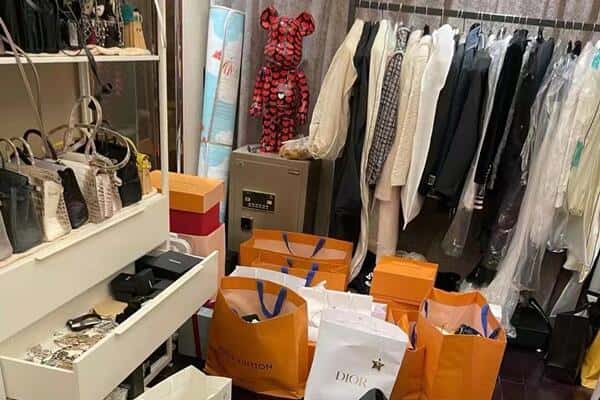 观山湖回收一线品牌衣服